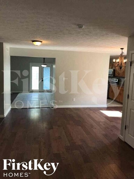 Building Photo - 1293 River Ridge Dr