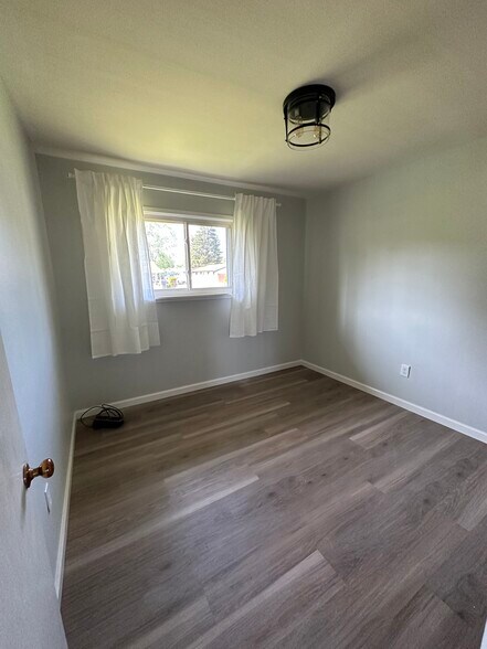 Building Photo - 201 Sherwood Dr