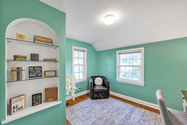 Building Photo - Charming 2 Bed 2 Bath House in the Heart of Madison - Fully Furnished!