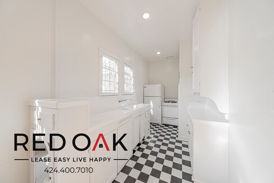 Building Photo - 3963 W 7th St