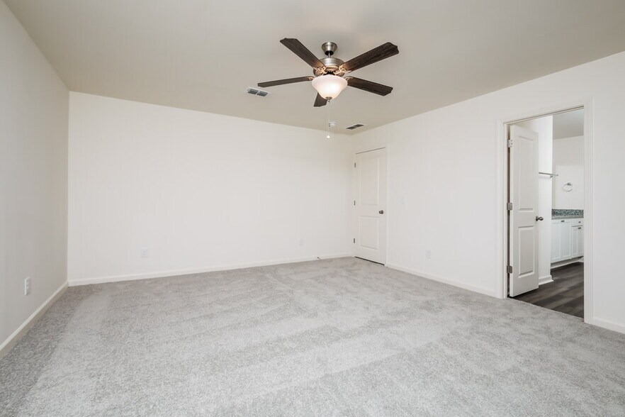 Building Photo - 756 Shepard Rock Dr