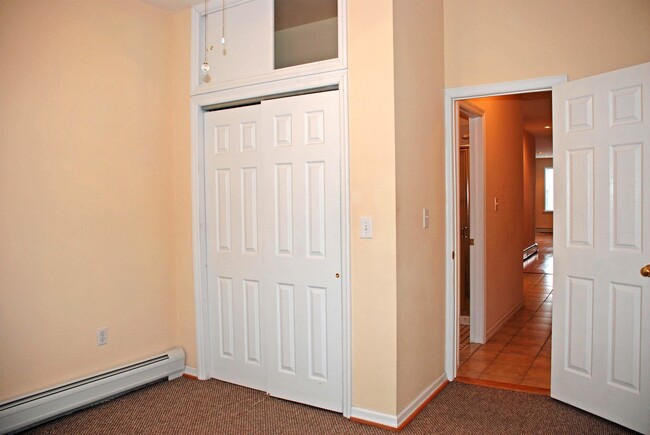 Building Photo - 273 Webster Ave