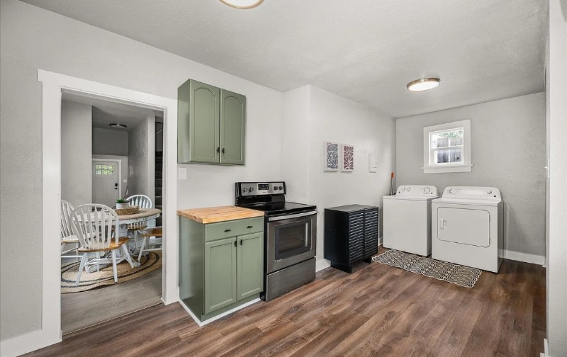 Building Photo - 1718 W Dean Ave