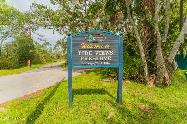 Building Photo - 798 Main St