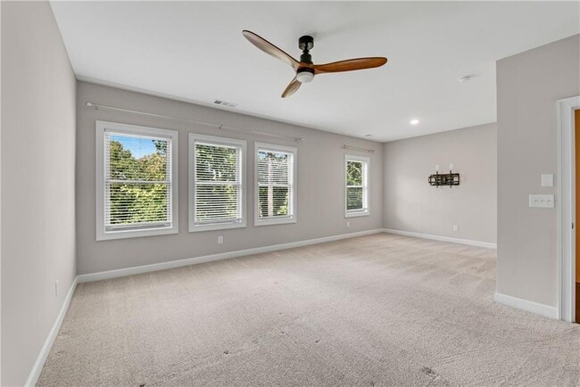 Building Photo - 427 Retreat Ln
