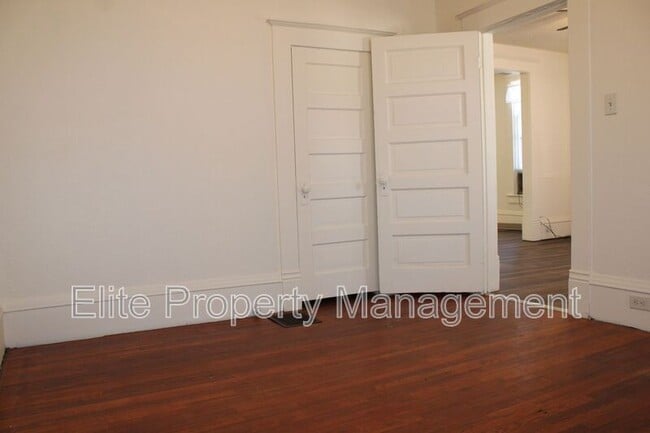 Building Photo - 326 W Routt Ave