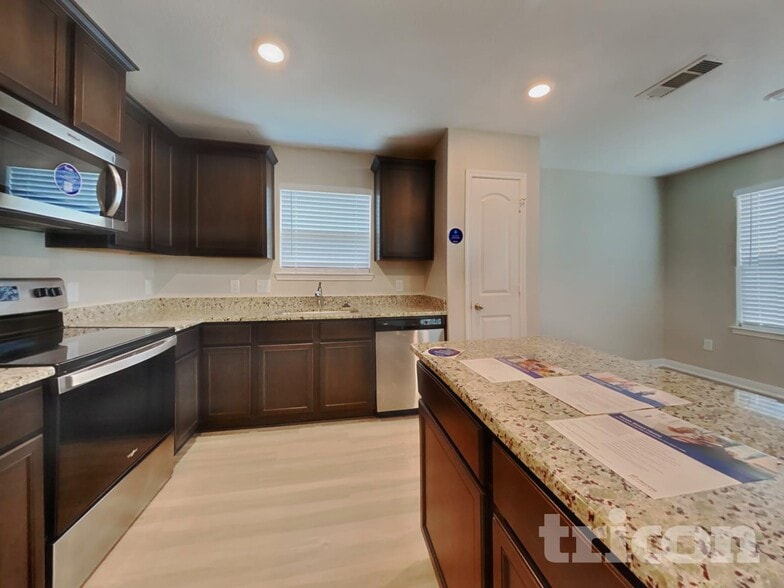 Building Photo - 7715 Vacek Meadows Loop