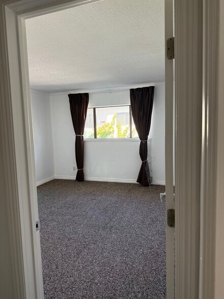 Building Photo - 5000 S Centinela Ave