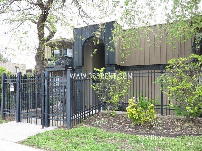 Primary Photo - 4153 Roanoke Rd