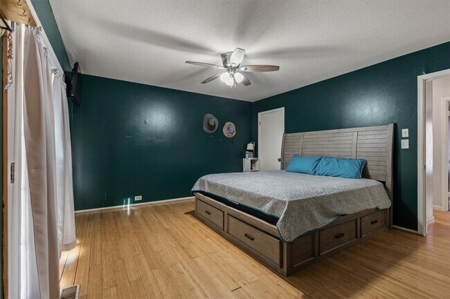 Building Photo - 2002 S 17th St