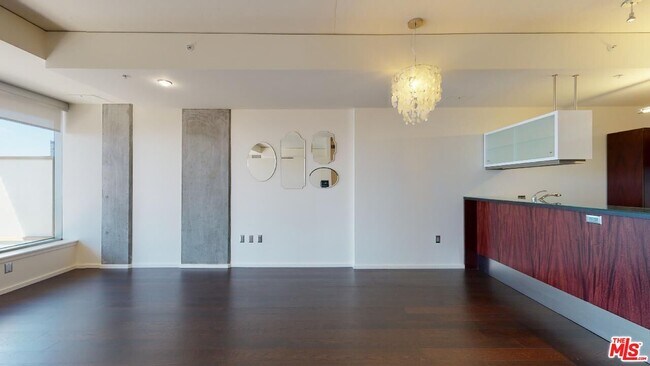 Building Photo - 1155 S Grand Ave