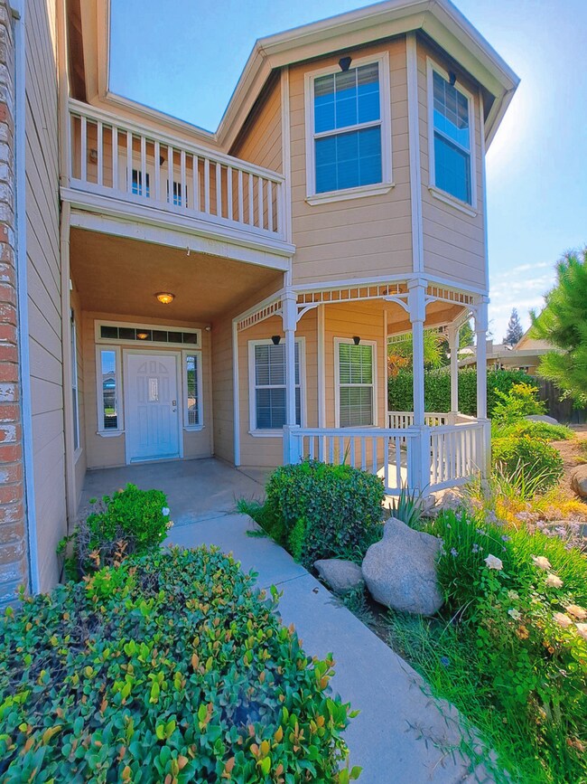 Building Photo - Move in Special: Half OFF your 1st Month's Rent! Elegant 4 Bedroom Home w/ Upstairs Loft Move in ...