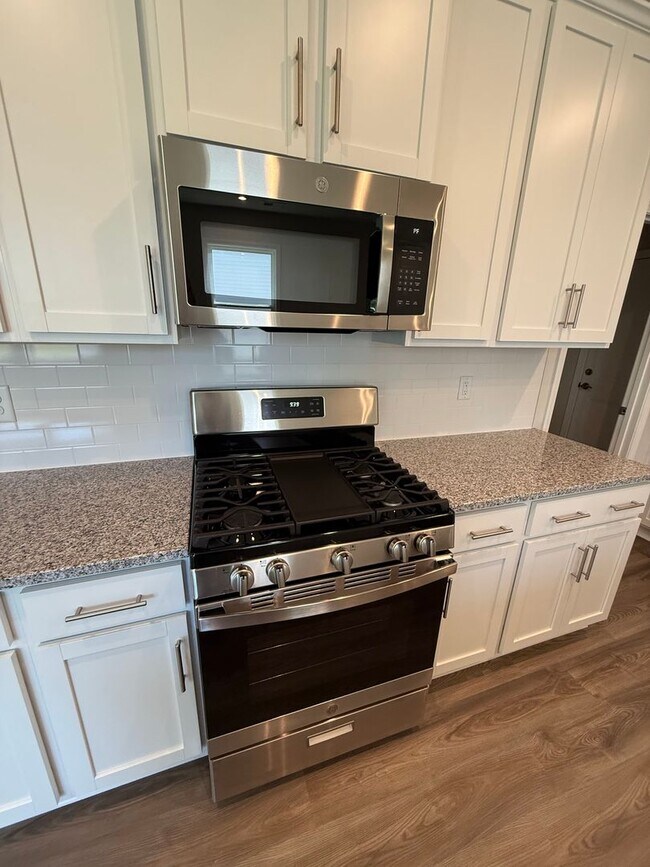 Building Photo - 749 Count Fleet Ct