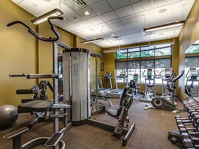 Building Photo - Luxury condo in the Rhythm at Music Row