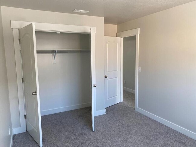 Building Photo - 3742 Canyon Falls Dr