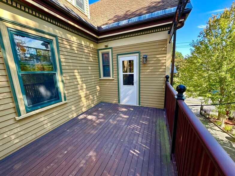 Building Photo - 2 Marbury Ter
