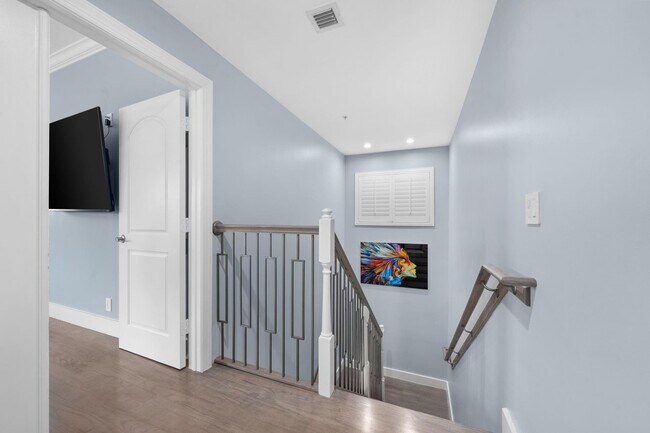 Building Photo - 1503 NE 2nd St