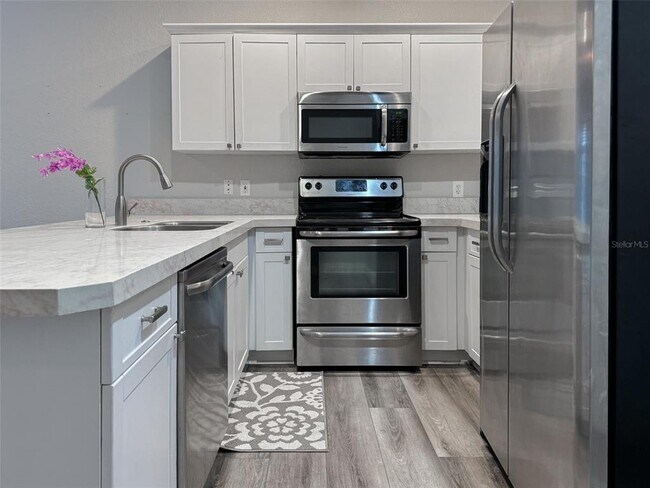 Building Photo - 16305 Fairford Palms Ct