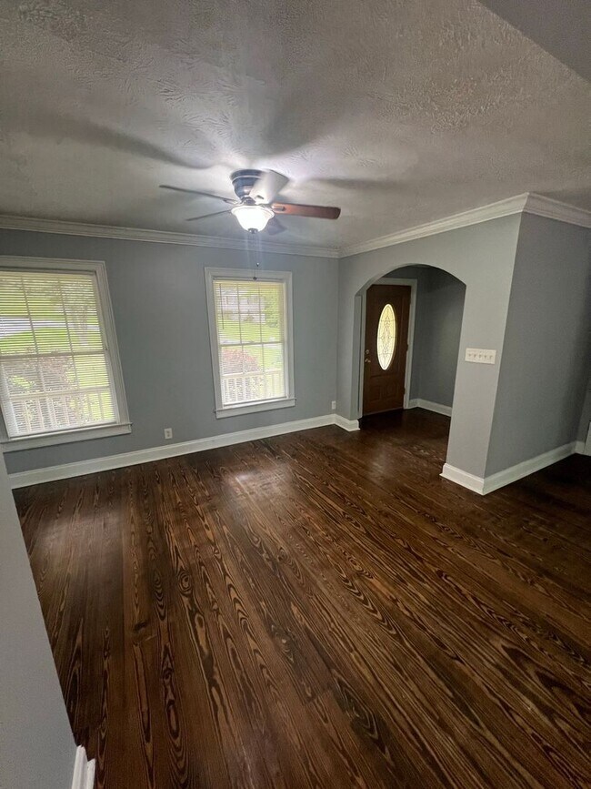 Building Photo - Huge 5 bedroom home in Lawrenceville NOW READY!