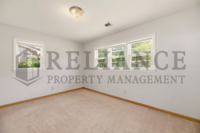 Building Photo - 6216 E Orme St