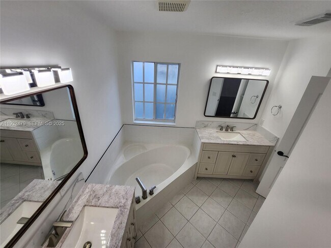 Building Photo - 13973 SW 276th Way