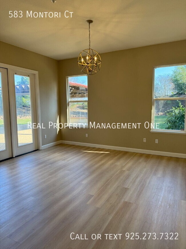 Building Photo - 583 Montori Ct