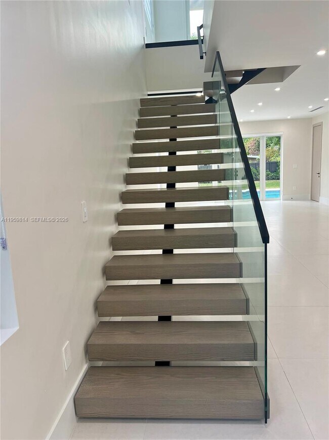 Building Photo - 7850 SW 67th Ave