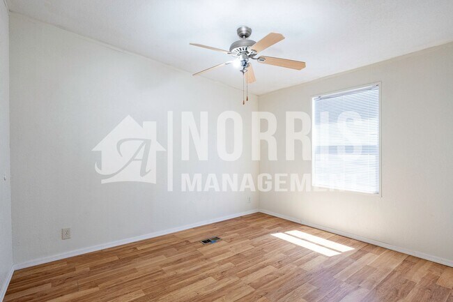 Building Photo - 9960 S Niehaus Rd