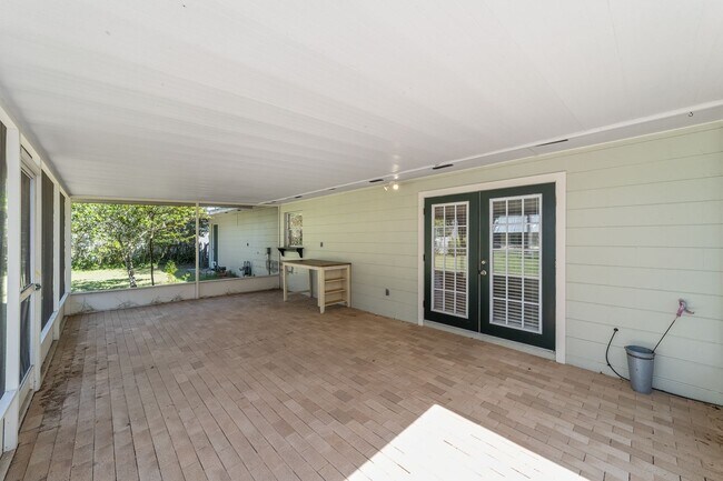 Building Photo - Beautiful 3/2 home in fantastic NW locatio...