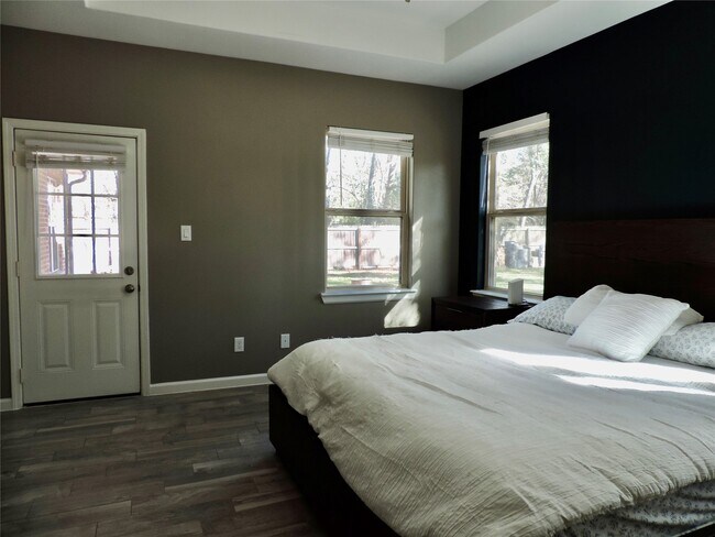 Building Photo - 2730 N Colosseum Ct