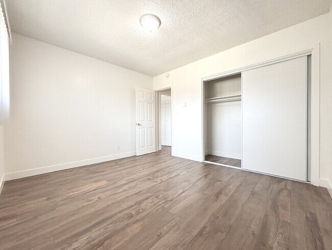 Building Photo - 820 Oakwood St