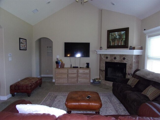 Building Photo - 326 Miss Ellie Ln