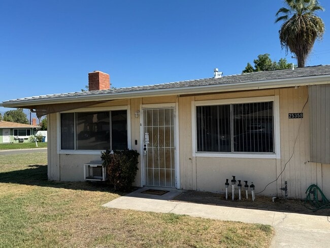 Building Photo - Comfortable and Affordable 2 Bedrooms, 1 B...