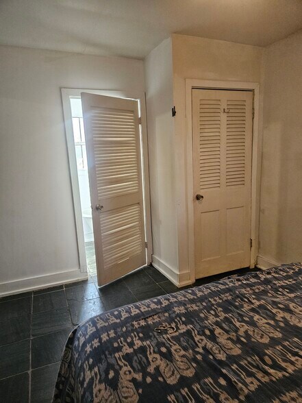 Building Photo - 2326 Esplanade Ave