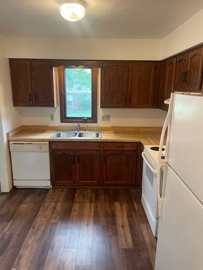 Building Photo - 2816 Rudeen Close