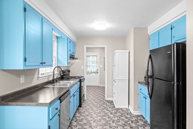 Building Photo - 111 E St