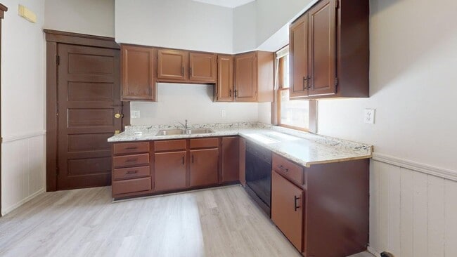 Building Photo - 800 E 157th St