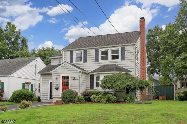 Building Photo - 30 E Young St