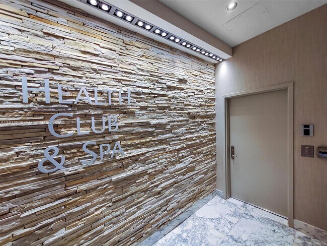 Building Photo - 1331 Brickell Bay Dr