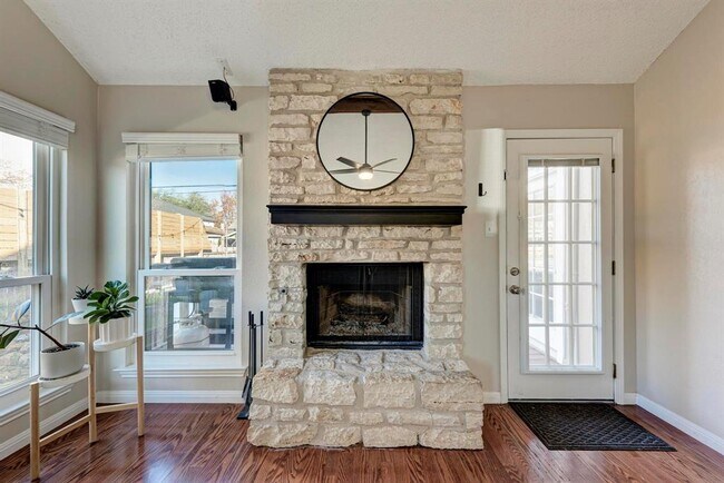 Building Photo - 3310 Monument Dr