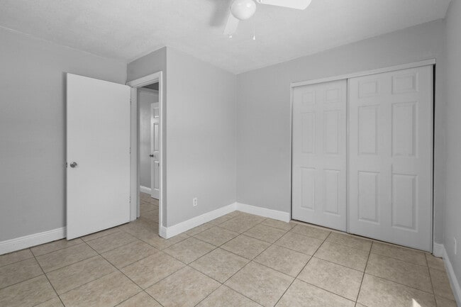 Building Photo - 3721 Henry Ave