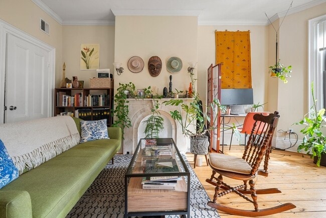 Building Photo - 104 E Brookline St