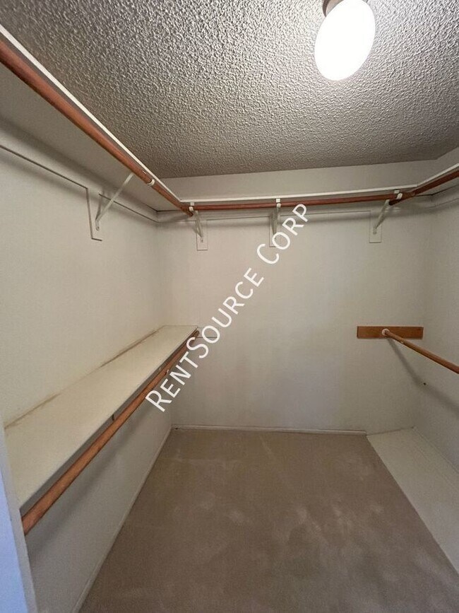 Building Photo - 4663 Cocina Ln