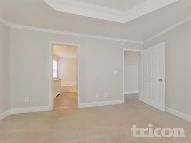 Building Photo - 25 Bermuda Cir