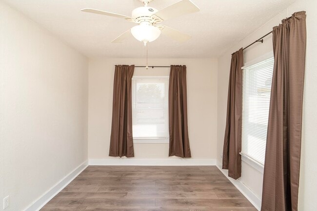 Building Photo - 32 Grant St