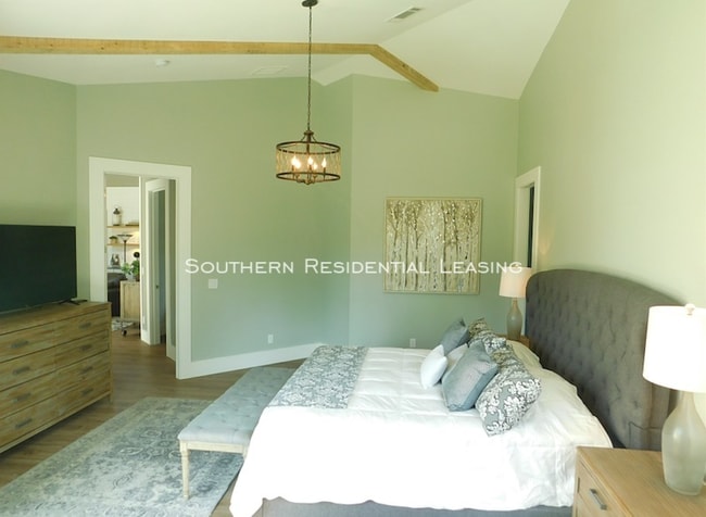 Building Photo - 16600 Innerarity Point Rd