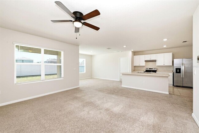 Building Photo - 2725 Dumont Ln