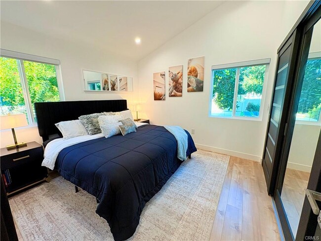 Building Photo - 502 N Avon St