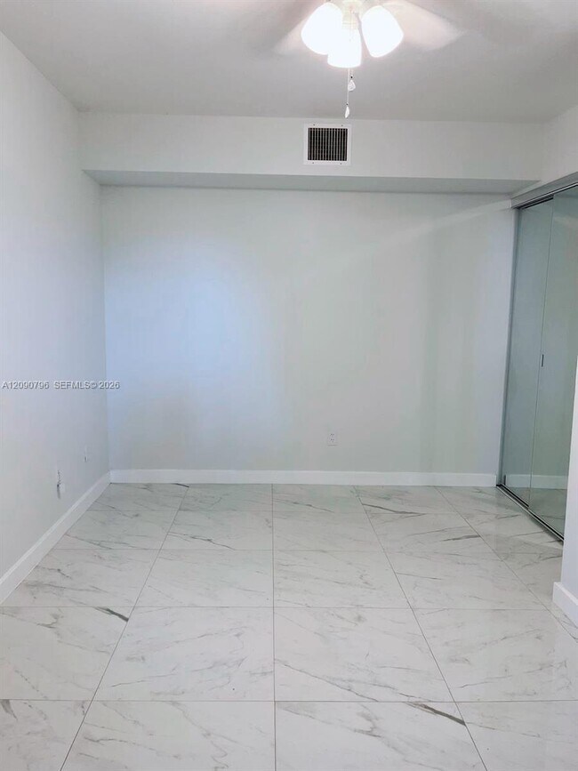 Building Photo - 837 SW 118th Terrace