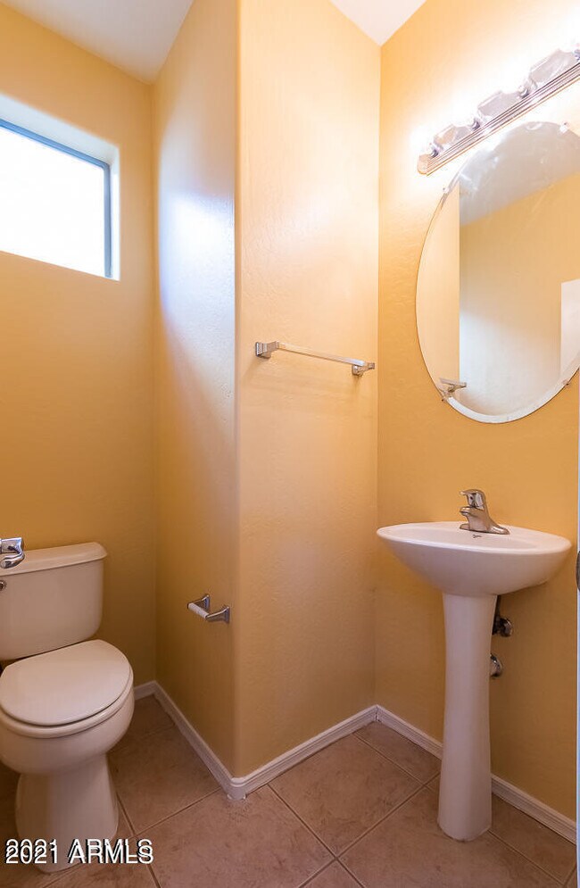 Building Photo - 1296 E Weatherby Way